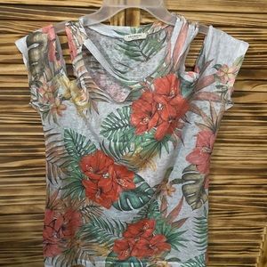 Lot of 2 Womens tops.